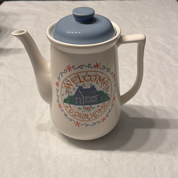 Welcome To Our Home vintage Coffee Pot Server 80s vtg kitchen cottage - Picture 2 of 11